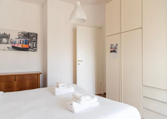 Youhosty - Buonarroti 15 * Milano
