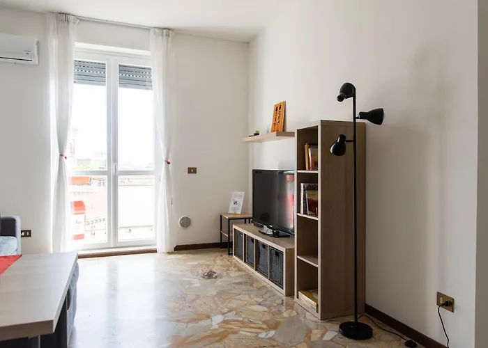Youhosty - Buonarroti 15 * Milano